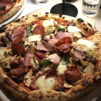 Valdo Gatti - There's a reason why this place is packed every night. The pizza is delicious. - Pizza Near Me - Lisbon, 11 Valdo Gatti - There's a reason why this place is packed every night. The pizza is delicious. - Pizza Near Me - Lisbon, 11