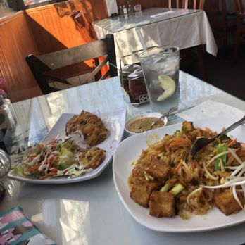 Om Thai Cuisine - Pad Thai tofu with a side of birds nest. - Thai Near Me - Oak View, California Om Thai Cuisine - Pad Thai tofu with a side of birds nest. - Thai Near Me - Oak View, California