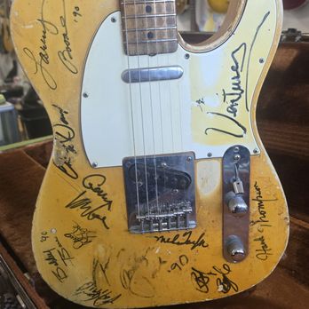 Guitar Collector - Guitar Stores Near Me - Orange, California