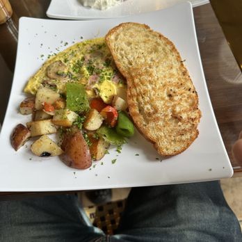 L'orange Cafe - Parisian Omelet - Cafes Near Me - Orange, California