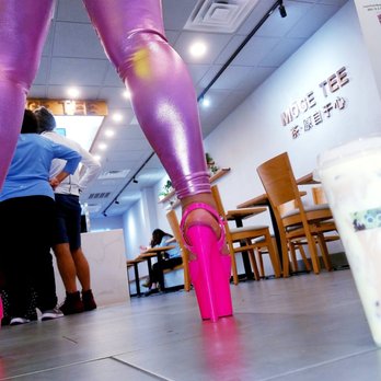 Möge Tee Houston - Her legs can moge mountains - Bubble Tea Near Me - Houston, Texas