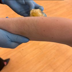 The Sweetest Skin Co - Sugaring Demo at the Whatsup SCV event in March!