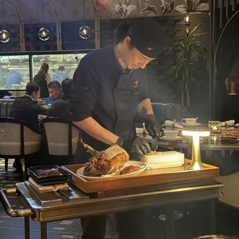 Mott 32 - Duck presentation - Chinese Near Me - Las Vegas, Nevada
