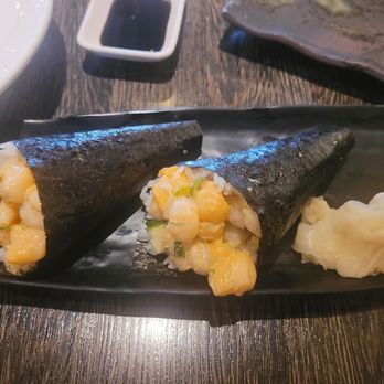 Sushiholic Arcadia - Fresh spicy scallop handrolls... Delish! - Sushi Bars Near Me - Phoenix, Arizona Sushiholic Arcadia - Fresh spicy scallop handrolls... Delish! - Sushi Bars Near Me - Phoenix, Arizona