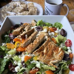 Bonaparte Lake Resort & Restaurant - Greek Salad with grilled chicken.