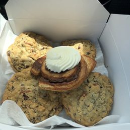 Girl's Best Friend cookies, Cinnamon bun Girl's Best Friend cookies, Cinnamon bun