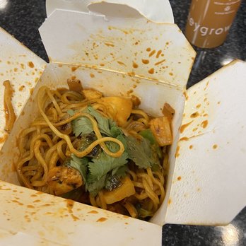 honeygrow - Spicy garlic stir fry with tofu Thanks to our local rep for supporting HC workers! - Salad Near Me - Hoboken, New Jersey