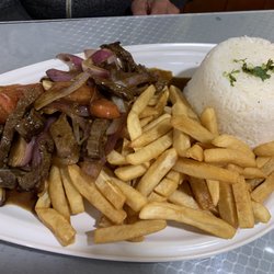 La Flor Mix Kitchen & Bar - Lomo saltado