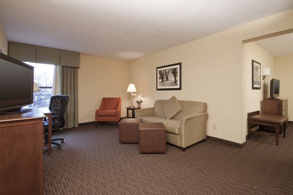 HAMPTON INN INDIANAPOLISNE/CASTLETON Updated September 2024 193 Photos & 45 Reviews 6817