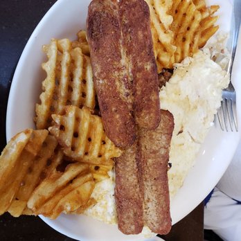 Cross Bay Diner - Egg whites, Turkey sausage and waffle fries - American Near Me - Howard Beach, New York