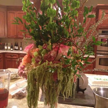 Chelsea Floral Designs - Large unit on console table. - Floral Designers Near Me - Atlanta, Georgia Chelsea Floral Designs - Large unit on console table. - Floral Designers Near Me - Atlanta, Georgia