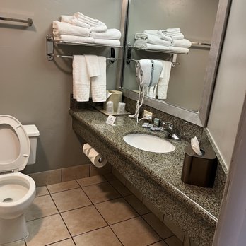 Best Western Ptarmigan Lodge - Clean restroom at check in - Hotels Near Me - Dillon, Colorado Best Western Ptarmigan Lodge - Clean restroom at check in - Hotels Near Me - Dillon, Colorado
