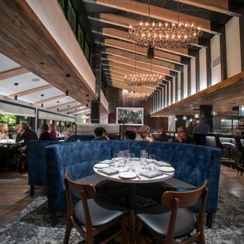 Gravity Haus Vail - Slope Room Restaurant - Hotels Near Me - Vail, Colorado