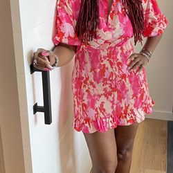 Bleu Hanger - Recent purchase. I always buy long maxi dresses. Meldora and my daughter pushed me towards this short one:-) I love it!