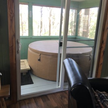 Scottish Ridge Cabins - Hocking Hills - Hot tub was so relaxing - Vacation Rentals Near Me - Laurelville, Ohio