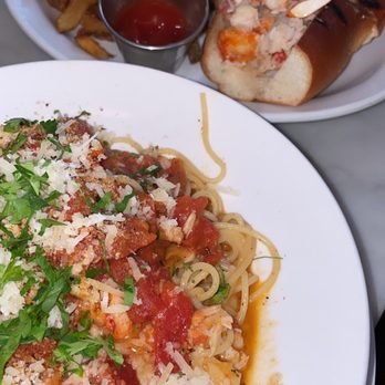 Neptune Oyster - Lobster spaghetti and hot lobster roll - Seafood Near Me - Boston, Massachusetts Neptune Oyster - Lobster spaghetti and hot lobster roll - Seafood Near Me - Boston, Massachusetts