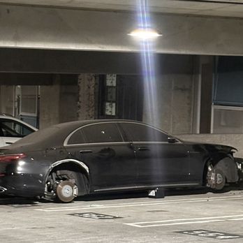 Bell Warner Center - Car on battery after criminals were allowed into the building with no consequences - Apartments Near Me - Canoga Park, California