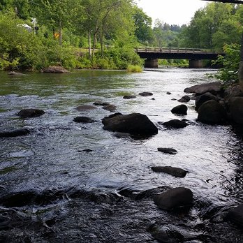 Tilton Inn - A babbling brook basically across the street from the Inn - Hotels Near Me - Tilton, New Hampshire Tilton Inn - A babbling brook basically across the street from the Inn - Hotels Near Me - Tilton, New Hampshire