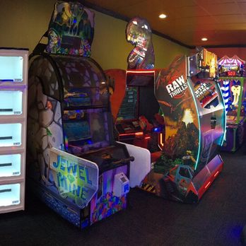 Round Table Pizza - Cool panoramic of the whole game room - Pizza Near Me - Citrus Heights, California