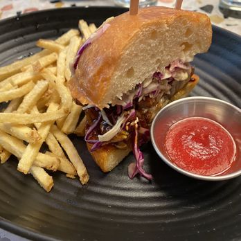 The Salted Pig - Burger, the ketchup was yumm - Gastropubs Near Me - Riverside, California