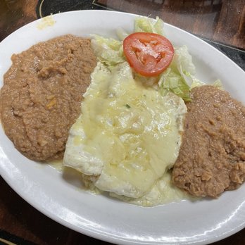 Mariachis de Jalisco - Sour cream enchiladas with double beans (delicious!) - Mexican Near Me - Georgetown, Texas Mariachis de Jalisco - Sour cream enchiladas with double beans (delicious!) - Mexican Near Me - Georgetown, Texas