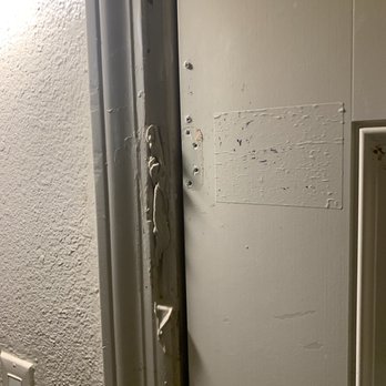 OYO Hotel Eloy AZ I-10 - No lock on room door - Hotels Near Me - Phoenix, Arizona OYO Hotel Eloy AZ I-10 - No lock on room door - Hotels Near Me - Phoenix, Arizona