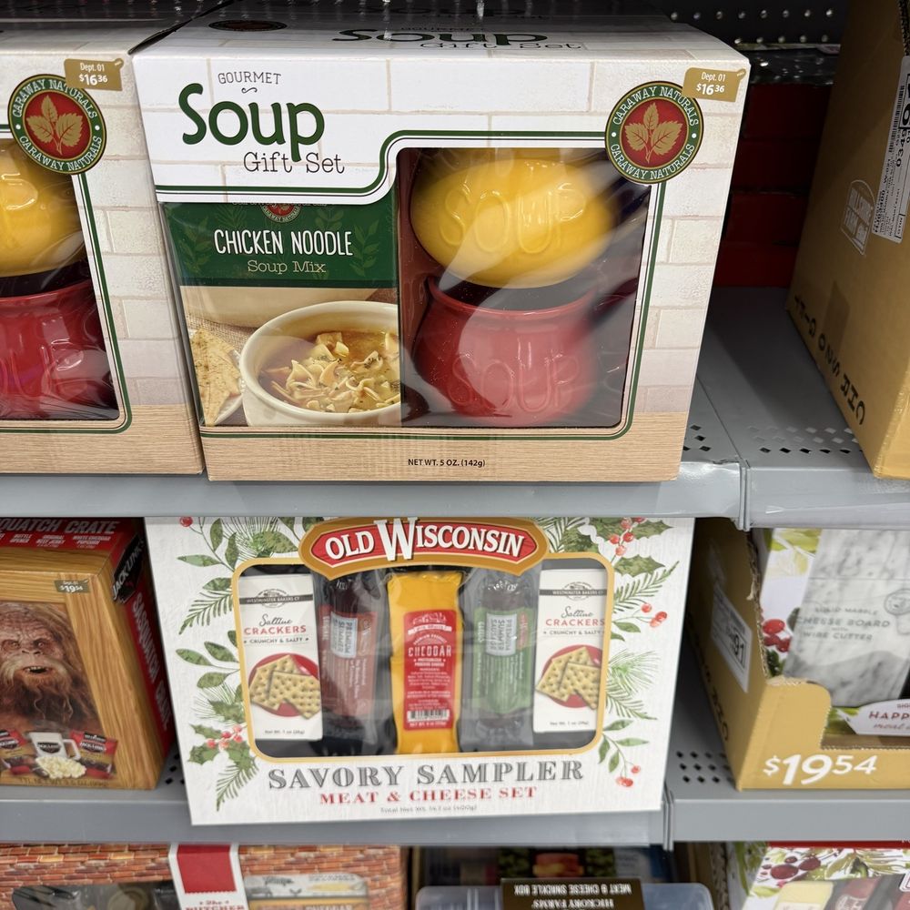 Old Wisconsin soup & bowls set Old Wisconsin soup & bowls set