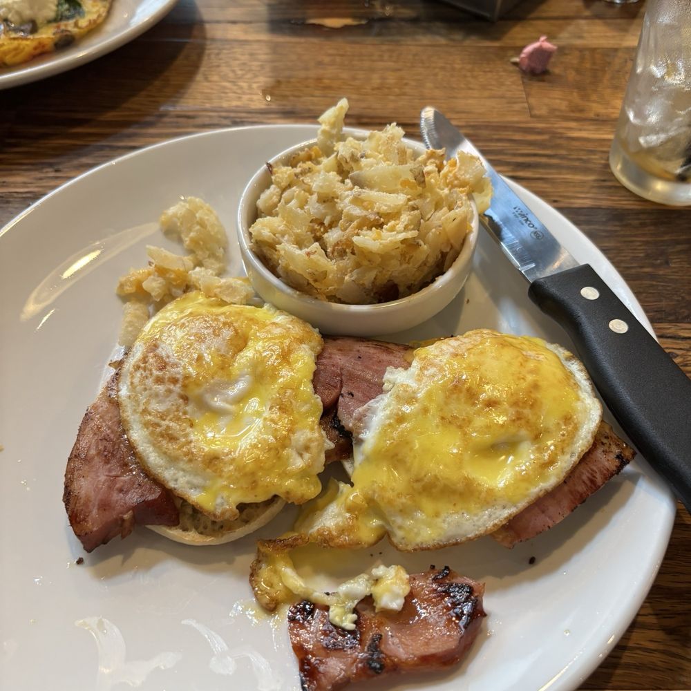 Buffalo Breakfast - Ham Benny with Hash Brown casserole - Breakfast & Brunch Near Me - Sevierville, Tennessee Buffalo Breakfast - Ham Benny with Hash Brown casserole - Breakfast & Brunch Near Me - Sevierville, Tennessee