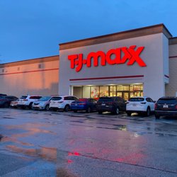 TJ Maxx - Postcard quality storefront