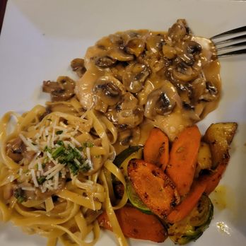 Double Barrel Wine Bar & Lounge - Chicken marsala - Wine Bars Near Me - Snohomish, Washington