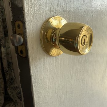 24/7 Supertech Locksmith - They replaced / fixed 4 other handles / locks which are not pictured. - Keys & Locksmiths Near Me