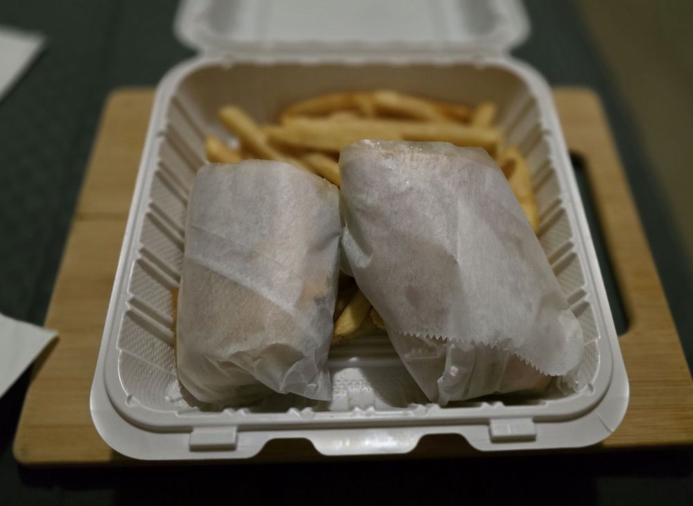 TeeCee’s Burgers, Wings & Shrimp Logo