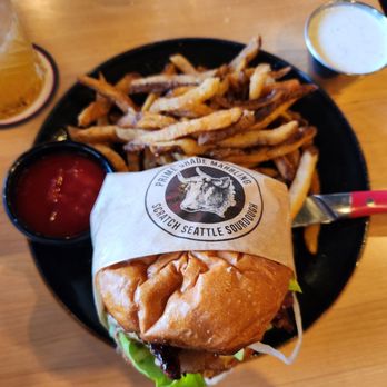 Sharps Roasthouse - Billionaire Burger - American Near Me - SeaTac, Washington