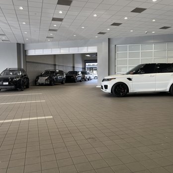Land Rover Thousand Oaks - Service - Car Dealers Near Me - Thousand Oaks, California