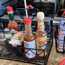 Night & Day Cafe - Condiments at the bar