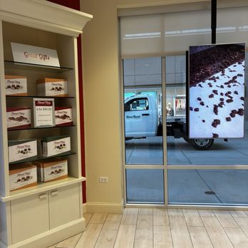Fannie May Fine Chocolates - Candy Stores Near Me - Aurora, Illinois Fannie May Fine Chocolates - Candy Stores Near Me - Aurora, Illinois