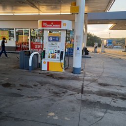 Exterior photo of Parker's I-65 Shell - Hanceville, Alabama Exterior photo of Parker's I-65 Shell - Hanceville, Alabama