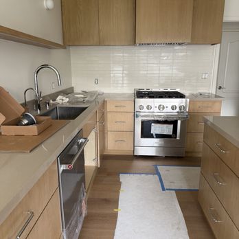 Itehua Custom Cabinetry - Kitchen - General Contractors Near Me - Gardena, California