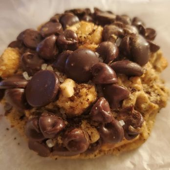 Gideon's Bakehouse - Peanut butter Espresso - Flavor of the month July 2019 - Bakeries Near Me - Orlando, Florida
