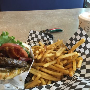 The Grub Hut - First time eating here! Loved it! - Burgers Near Me - Kingston, Washington