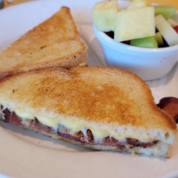 Half Day Cafe - Breakfast & Brunch Near Me - Mason, Ohio