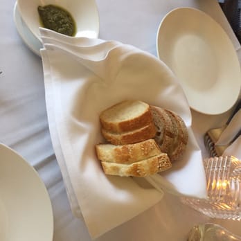 La Vinia - Bread and pesto - Spanish Near Me - Toronto, Ontario