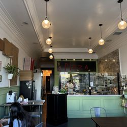 Heirloom Pizzeria