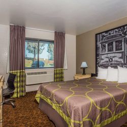 Super 8 by Wyndham Vacaville - Guest room