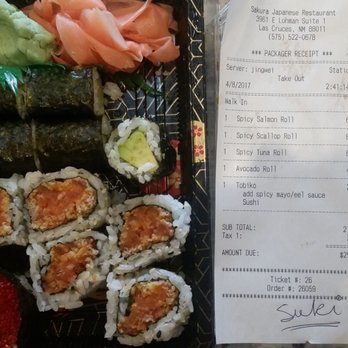 Sakura - Requested a Custom Roll over the phone with Spicy Tuna, Avocado, Masago, Spicy Chile Sauce and Eel Sauce.  This is what I got.  :( - Japanese Near Me - Las Cruces, New Mexico