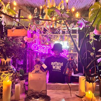 A La Folie Café - Juan mixing all the vibes and spirits - French Near Me - Miami Beach, Florida A La Folie Café - Juan mixing all the vibes and spirits - French Near Me - Miami Beach, Florida