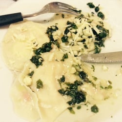 Don Chicho - Sorrentinos de jamon y muzzarella con pesto deliciosooooo todo