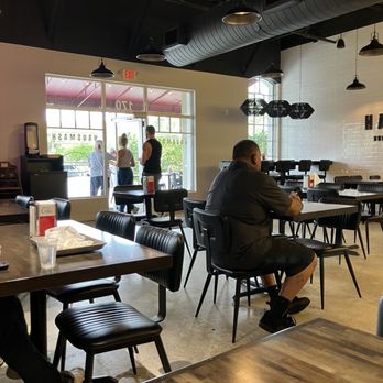 Hausmash - Inside seating - Burgers Near Me - Wellington, Florida