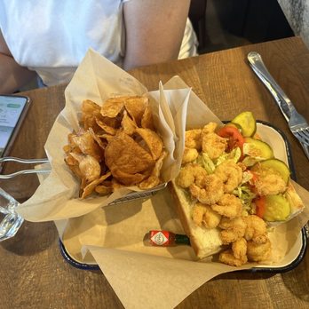 Paddlefish - Shrimp po boy - Seafood Near Me - Orlando, Florida Paddlefish - Shrimp po boy - Seafood Near Me - Orlando, Florida