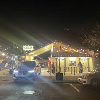 Meadowlark Dairy - Exterior outdoor Christmas lights - Ice Cream & Frozen Yogurt Near Me - Pleasanton, California Meadowlark Dairy - Exterior outdoor Christmas lights - Ice Cream & Frozen Yogurt Near Me - Pleasanton, California